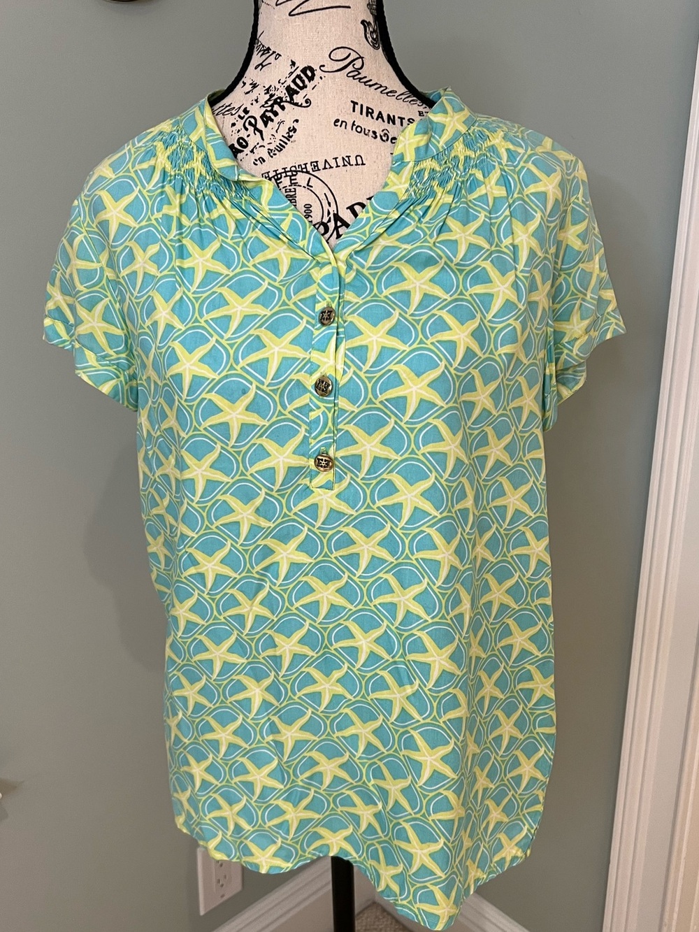 Escapada Blue & Yellow Starfish Print  Short Sleeve Top | Size XS | Like New